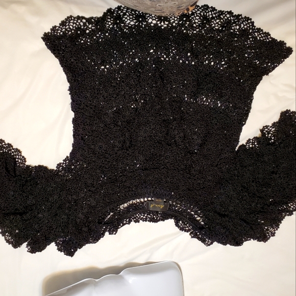Aneo.A black lacey top - Picture 8 of 9